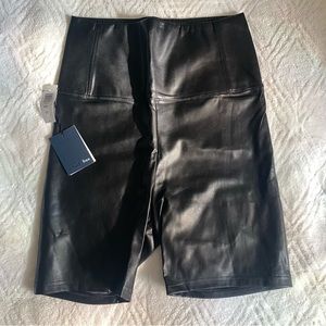 Wilfred Free. DARIA biker shorts. Size M